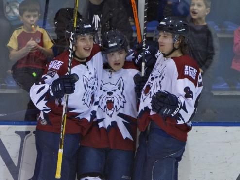 Ice Dogs prevail 4-1