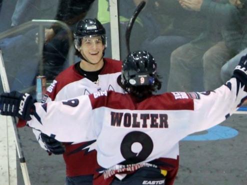 Ice Dogs top Bruins