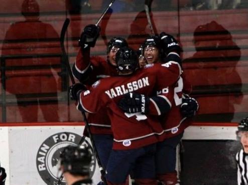 Ice Dogs move up in standings after shootout win
