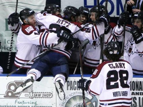 Ice Dogs dominate third period for 4-1 win over Magicians, sweep opening series