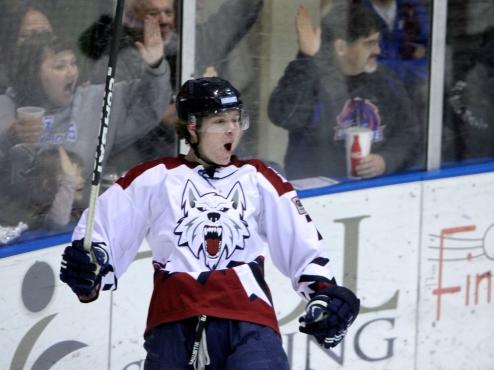 Ice Dogs rally right before buzzer to beat Brown Bears