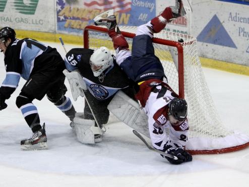 Ice Dogs downed by 2 goals